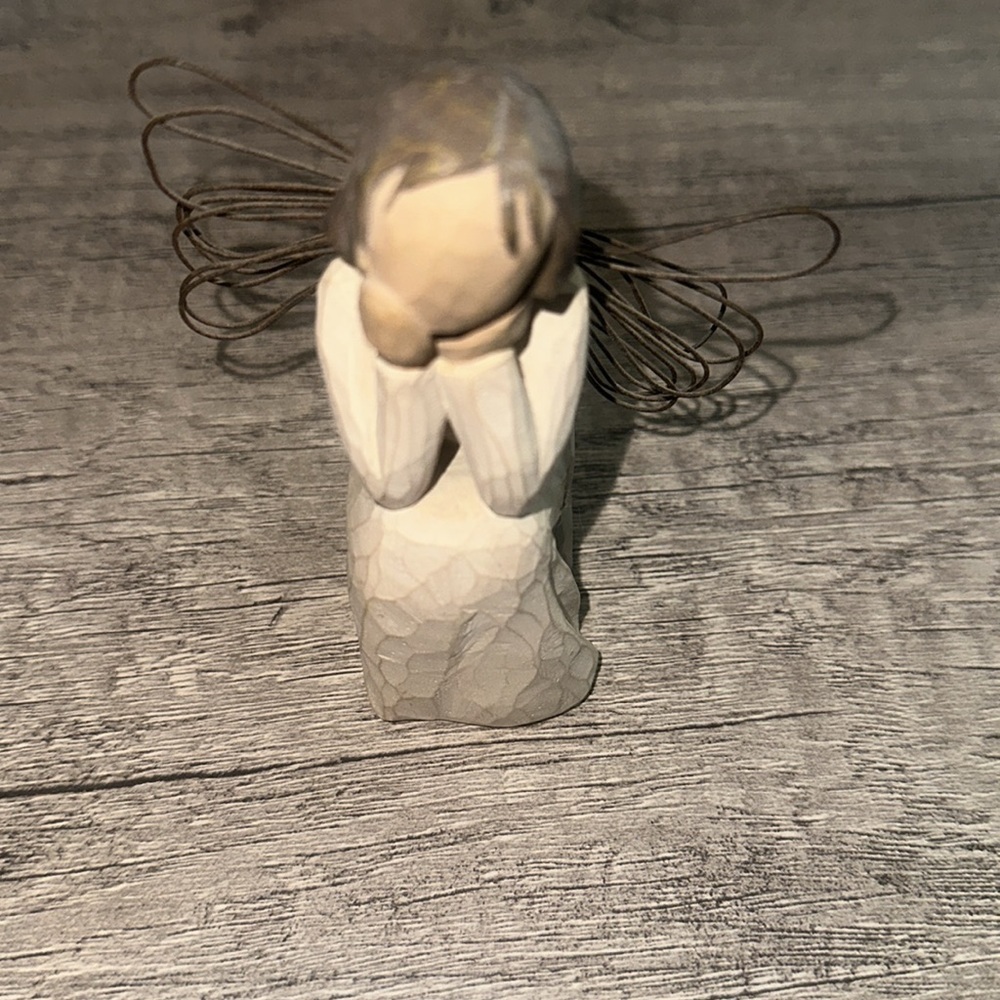 Willow Tree Demdaco Angel of Caring Seated Figurine Nurse Caregiver 2001 Vintage